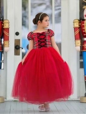 Beautiful HTF holiday dress by Trish Scully